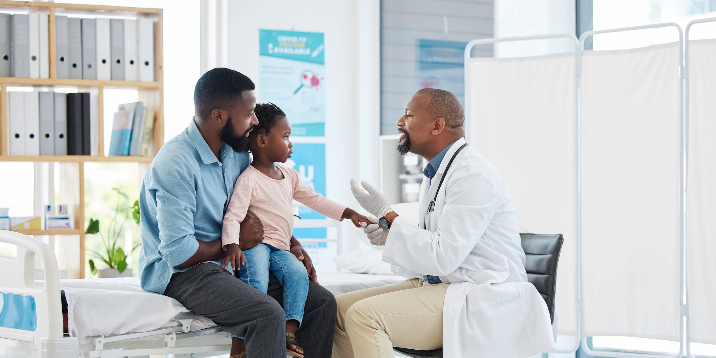 Bookmark Medical clinicians with a patient